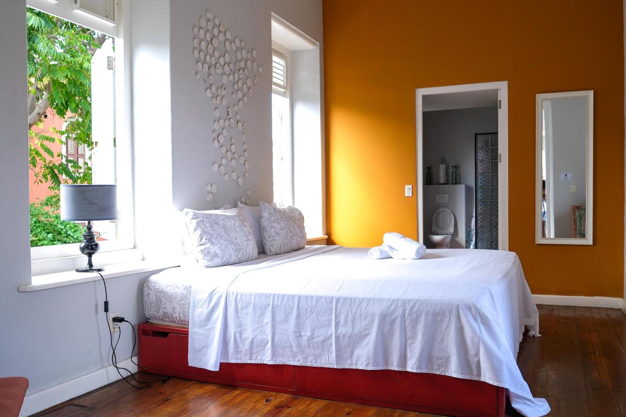 Bario Hotel Willemstad Rum bild