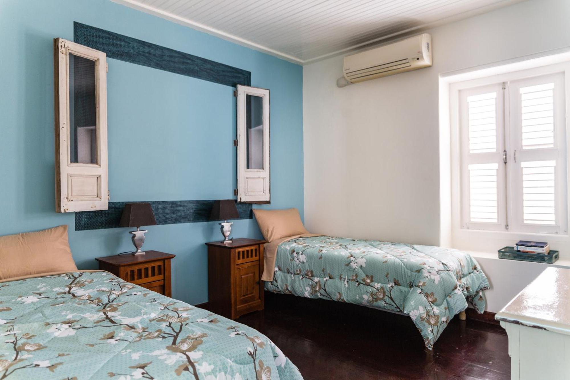 Bario Hotel Willemstad Rum bild