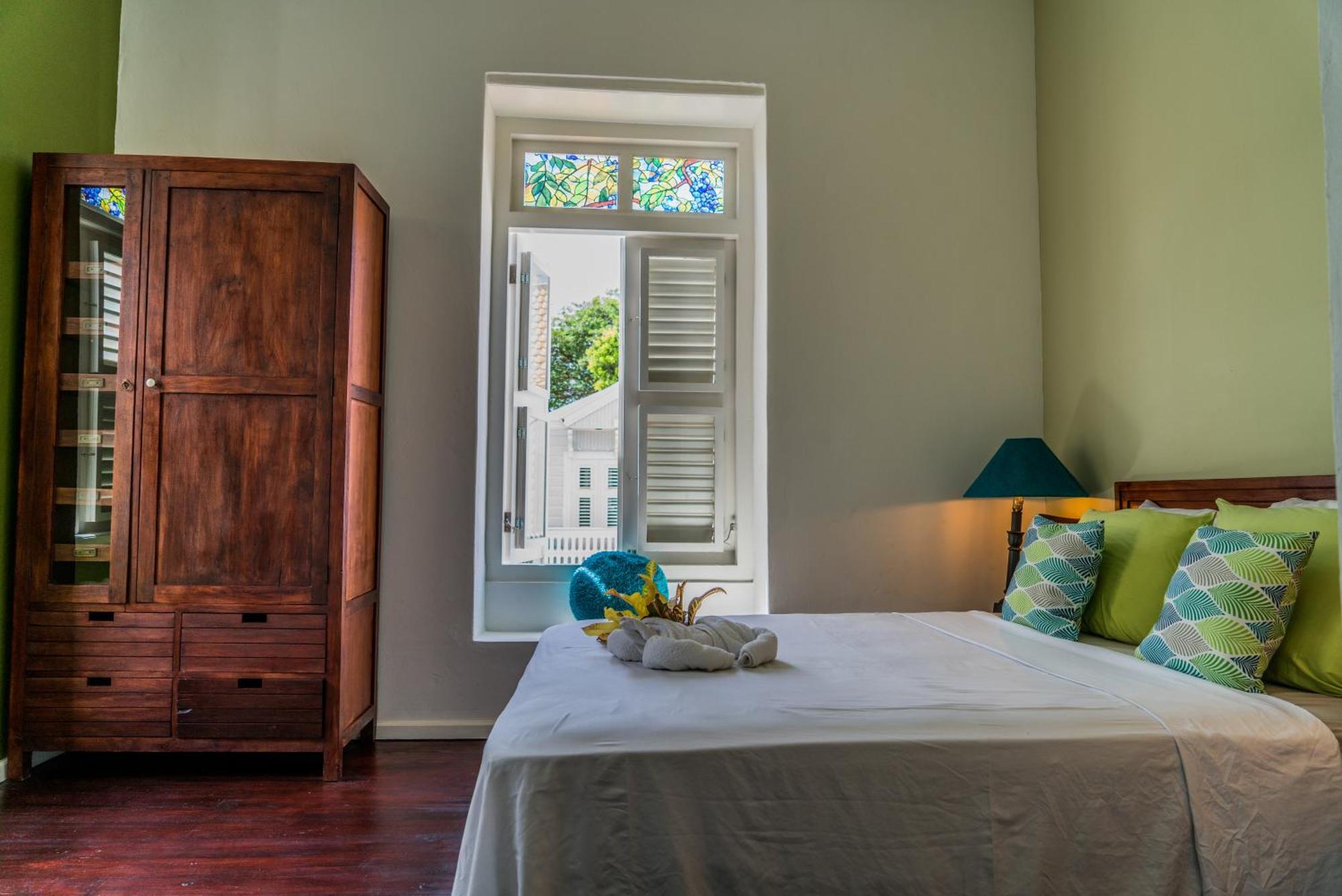 Bario Hotel Willemstad Rum bild