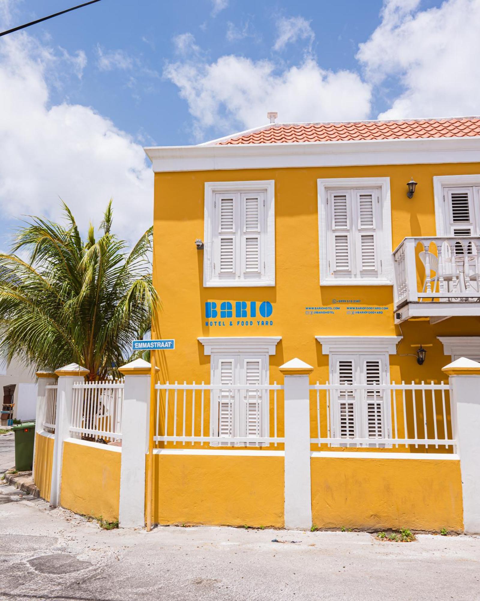 Bario Hotel Willemstad Exteriör bild