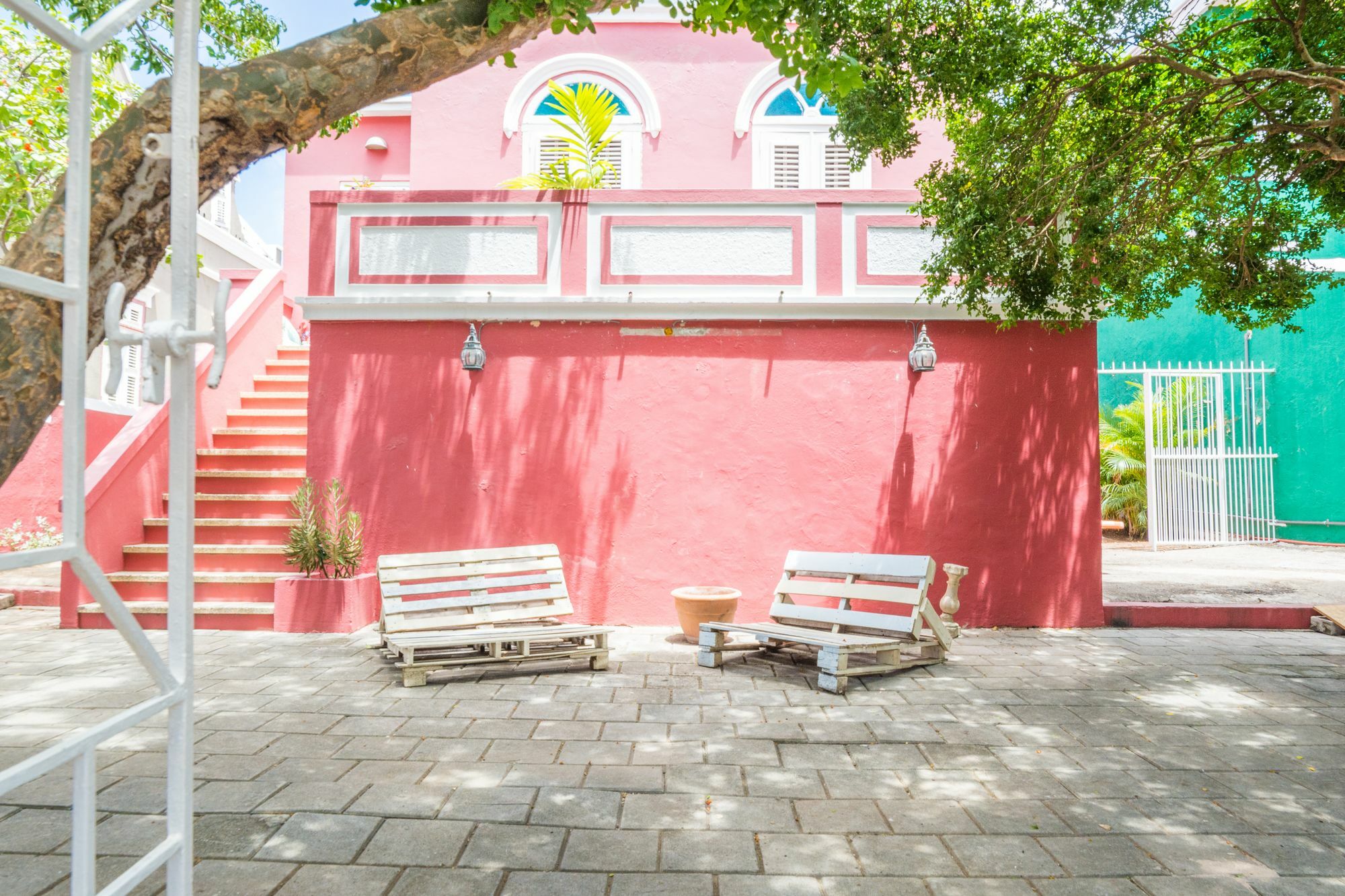 Bario Hotel Willemstad Exteriör bild